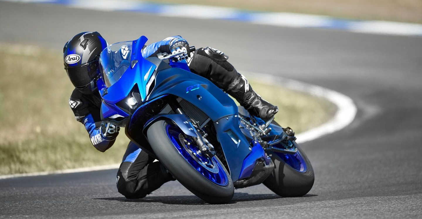 Yamaha R7