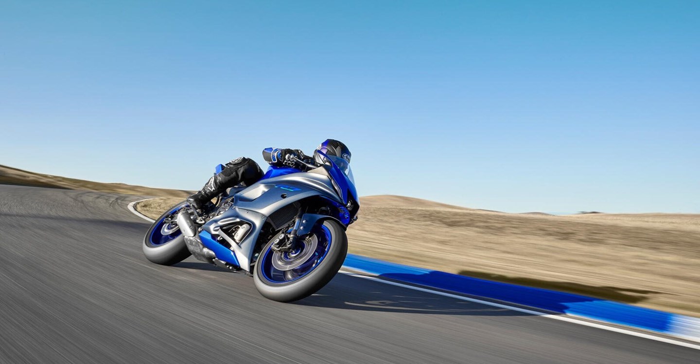 Yamaha R7