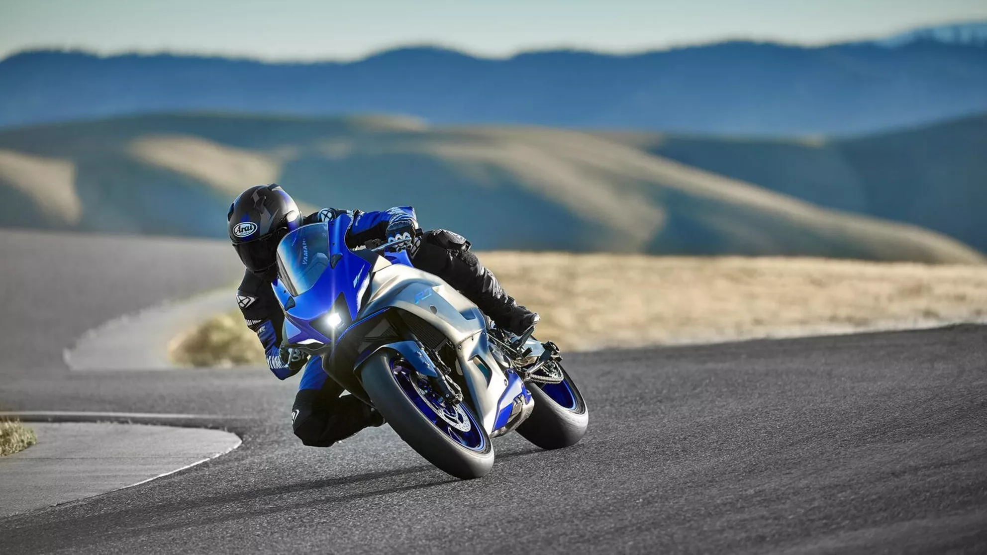 Yamaha R7 - Image 5 Yamaha R7 - Image 5