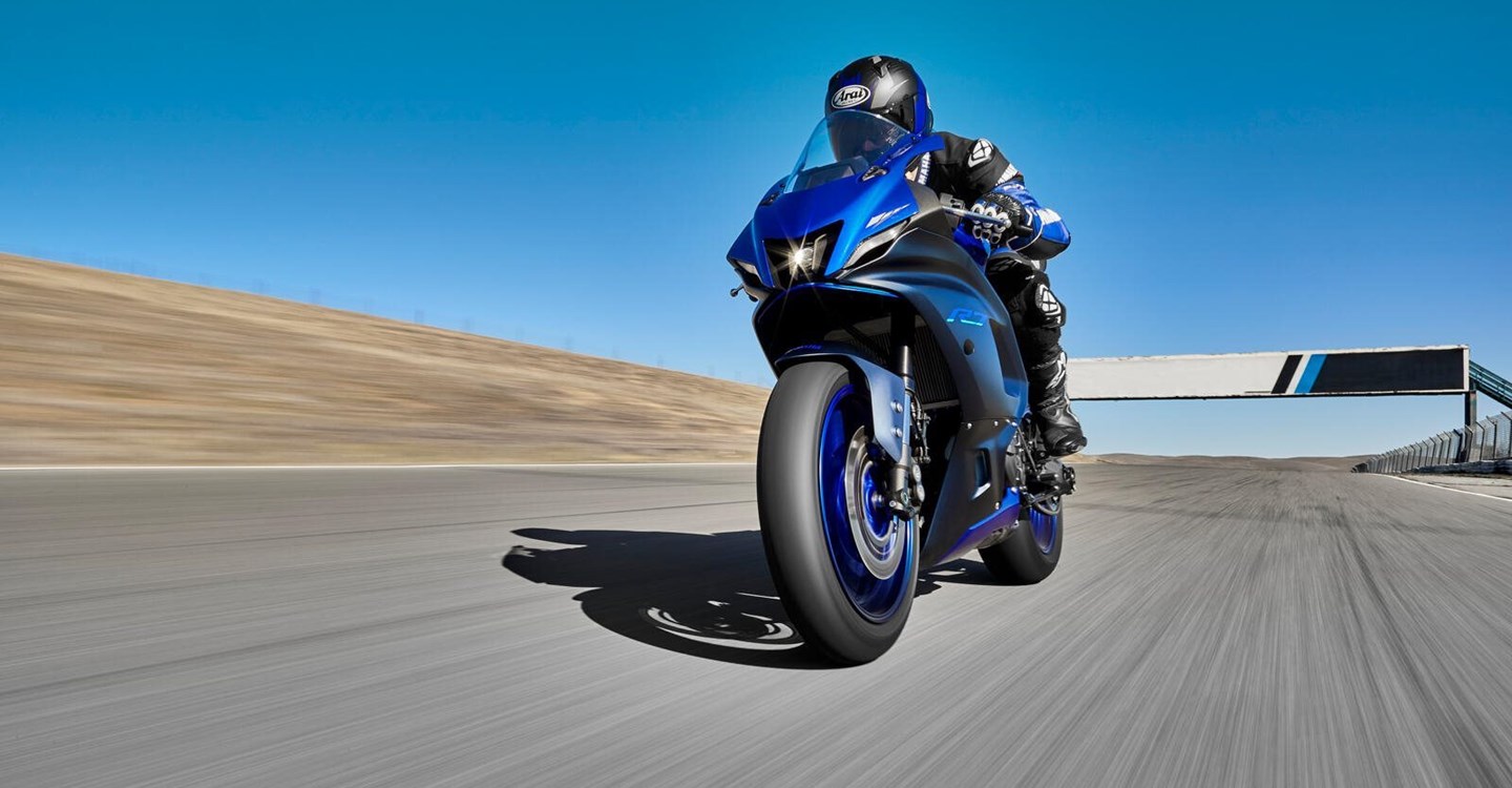 Yamaha R7