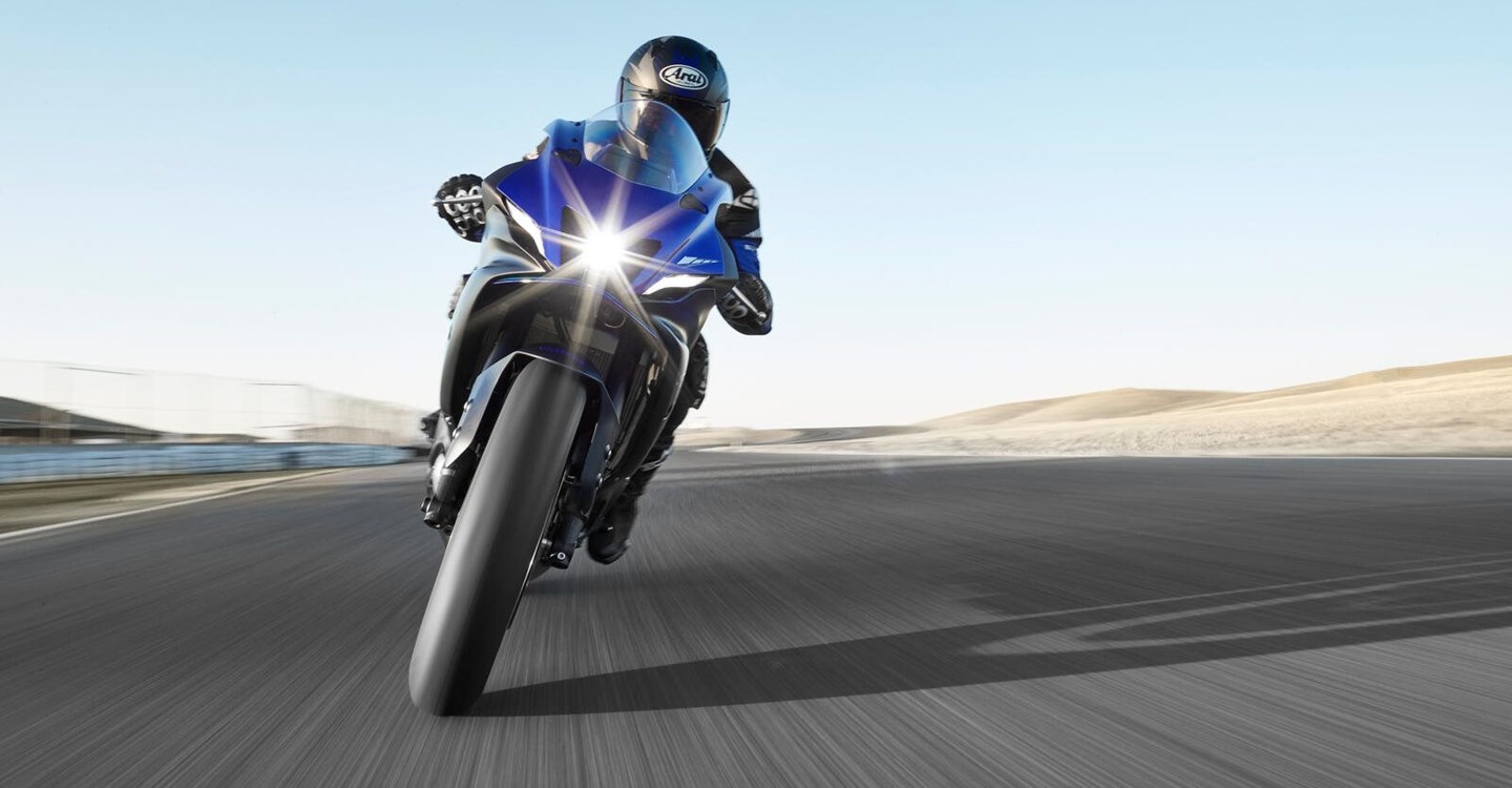 Yamaha R7