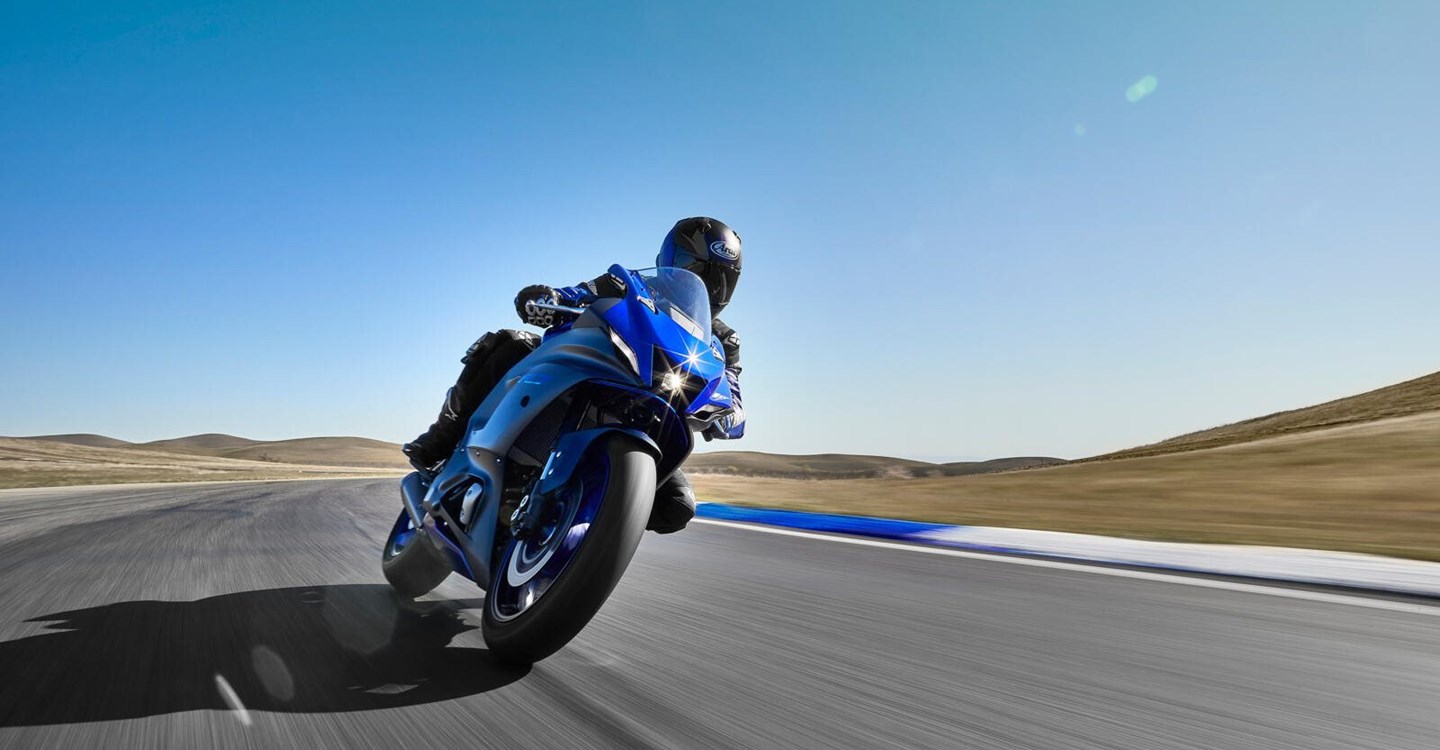 Yamaha R7