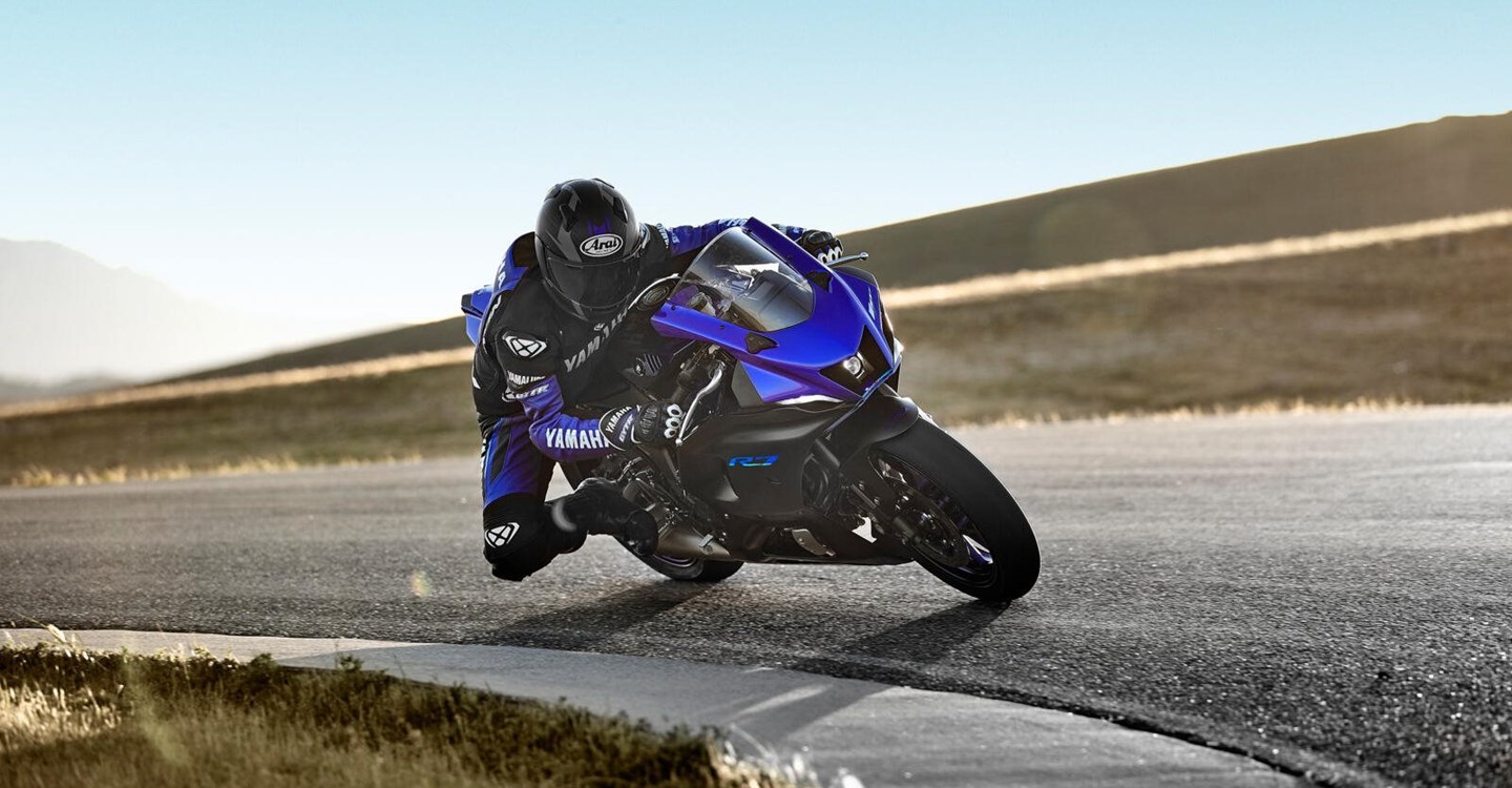 Yamaha R7