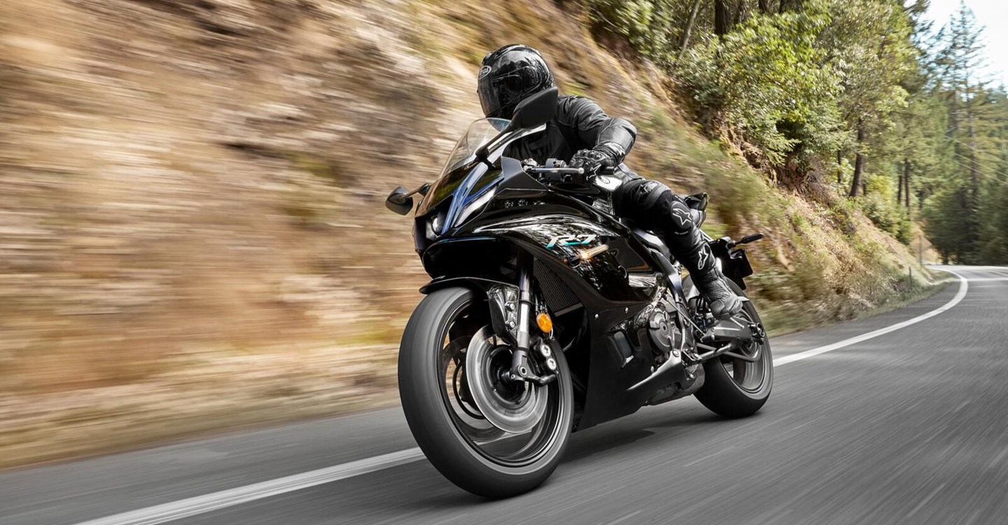 Yamaha R7