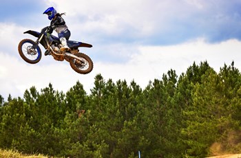 Yamaha YZ125 Monster Energy Yamaha Racing Edition 2022 - Bild 3 Yamaha YZ125 Monster Energy Yamaha Racing Edition 2022 - Bild 3