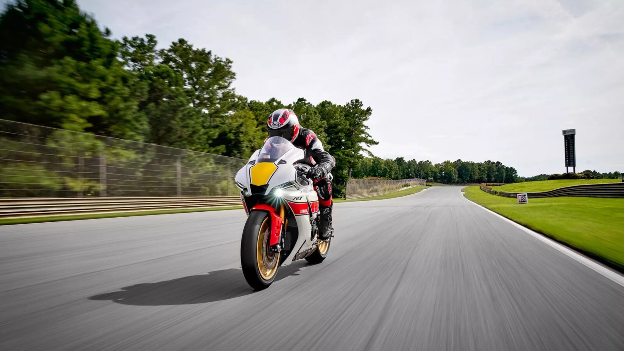 Yamaha R1 World GP 60th Anniversary - Image 8 Yamaha R1 World GP 60th Anniversary - Image 8