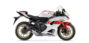 Aprilia Tuono 660 2021 vs Yamaha R7 World GP 60th Anniversary 2022