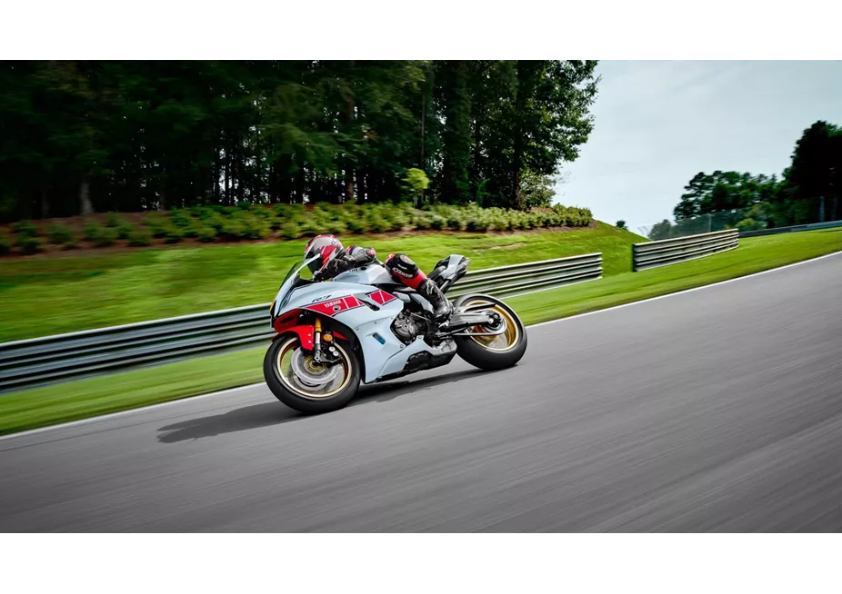 Ninja R7 Motorcycle Yamaha R7 World GP 60th Anniversary 2022 vs Kawasaki Ninja 650 2022