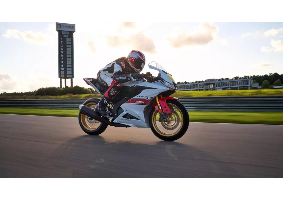 Yamaha R125 2019 vs Yamaha R125 World GP 60th Anniversary 2022