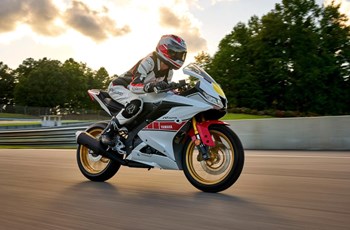 Yamaha R125 World GP 60th Anniversary 2022 - Bild 15 Yamaha R125 World GP 60th Anniversary 2022 - Bild 15