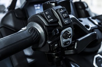 Yamaha TMAX Tech MAX 2022 - Bild 10 Yamaha TMAX Tech MAX 2022 - Bild 10