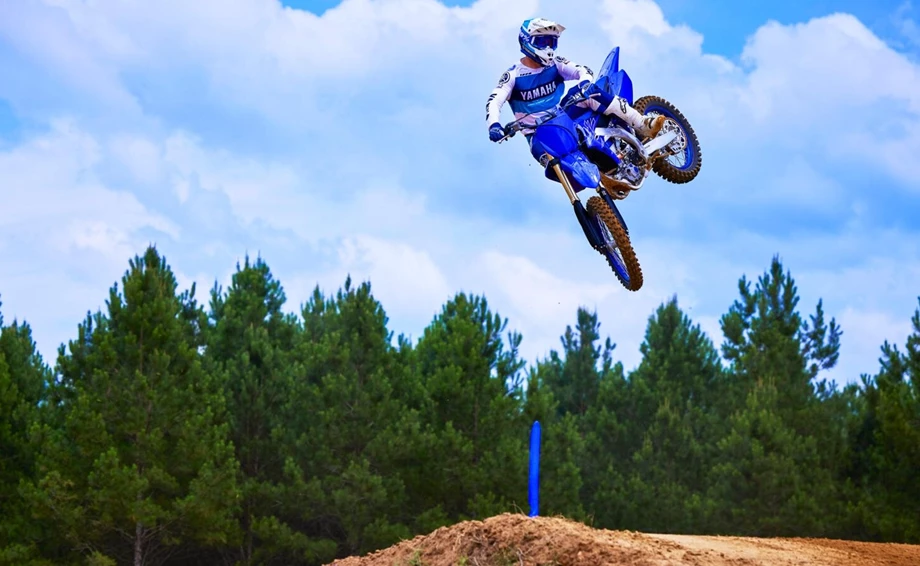 Yamaha YZ450F Bild 2: Yamaha YZ450F
