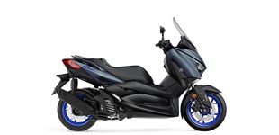 Yamaha XMAX 125 2022 vs Can-Am Maverick Max X RS Turbo RR Smart-Shox 2023 Yamaha XMAX 125 2022 vs Can-Am Maverick Max X RS Turbo RR Smart-Shox 2023