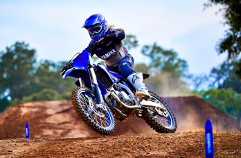 Yamaha YZ125LC 2022 - Bild 3