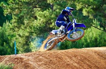 Yamaha YZ125LC 2022 - Bild 6