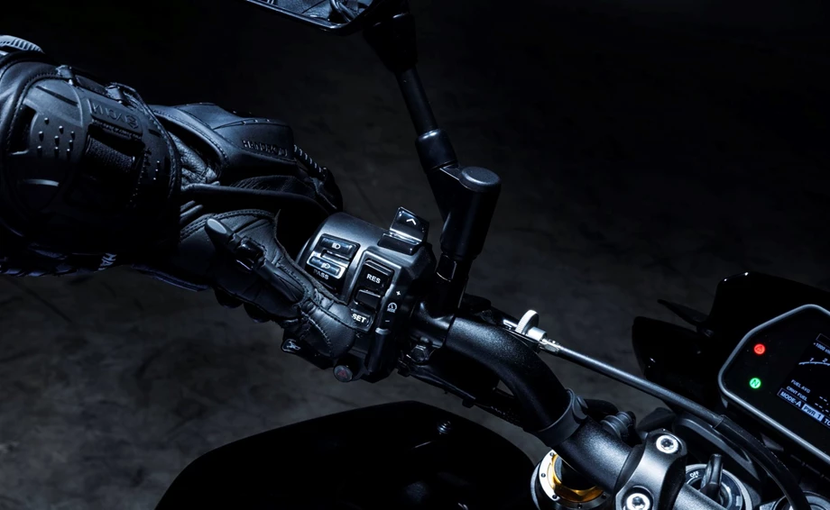 Yamaha MT-10 SP Bild 9: Yamaha MT-10 SP