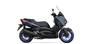Yamaha TMAX Tech MAX 2025 vs Yamaha XMAX 300 2022 Yamaha TMAX Tech MAX 2025 vs Yamaha XMAX 300 2022
