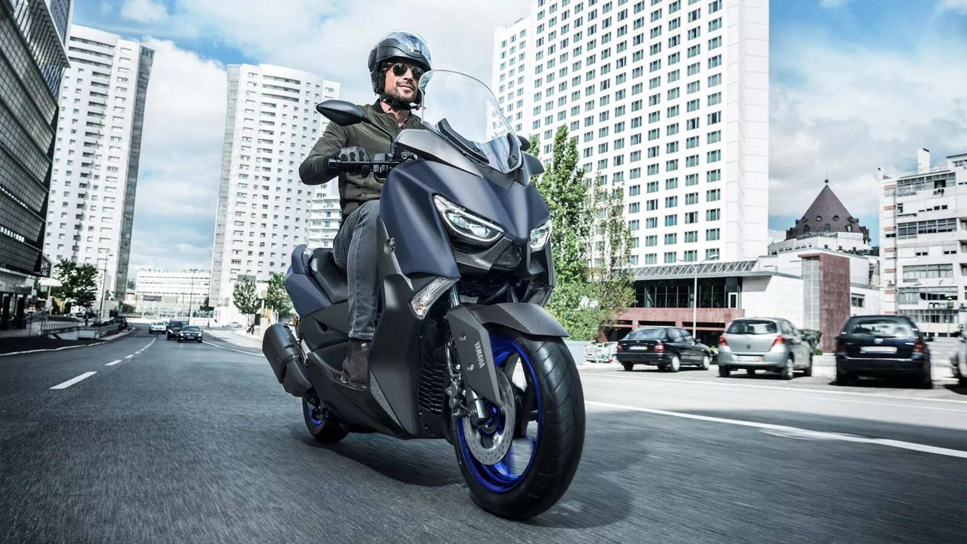 Yamaha XMAX 300 - Image 4 Yamaha XMAX 300 - Image 4