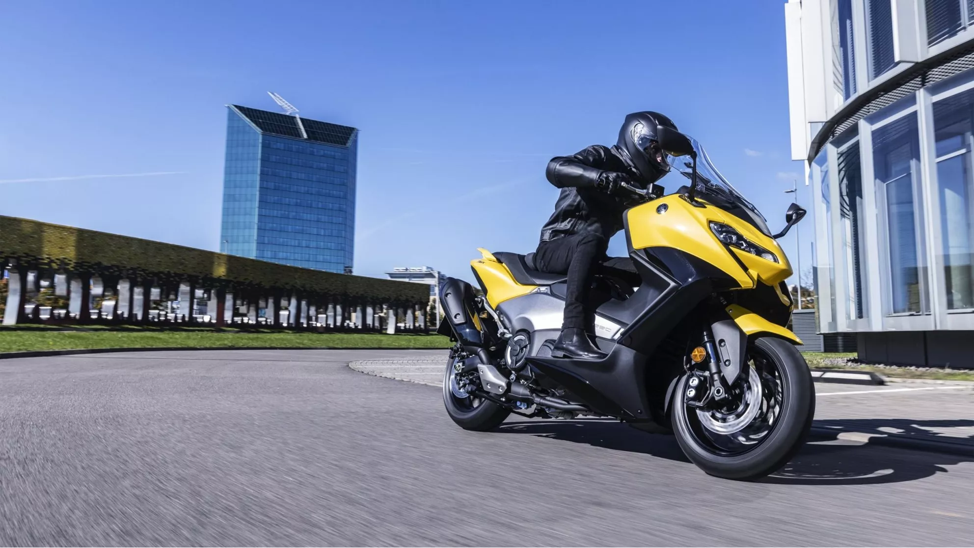 Yamaha TMAX - Image 3 Yamaha TMAX - Image 3