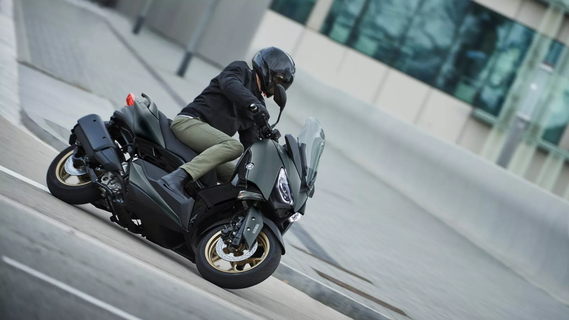 Yamaha XMAX 300 Tech MAX - Image 2 Yamaha XMAX 300 Tech MAX - Image 2