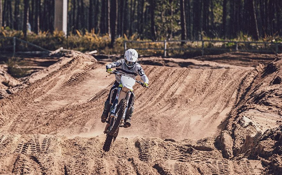 Husqvarna FC 250 Bild 4: Husqvarna FC 250