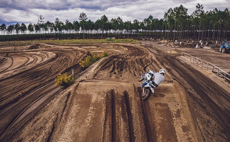 Husqvarna TC 125 Bild 7: Husqvarna TC 125