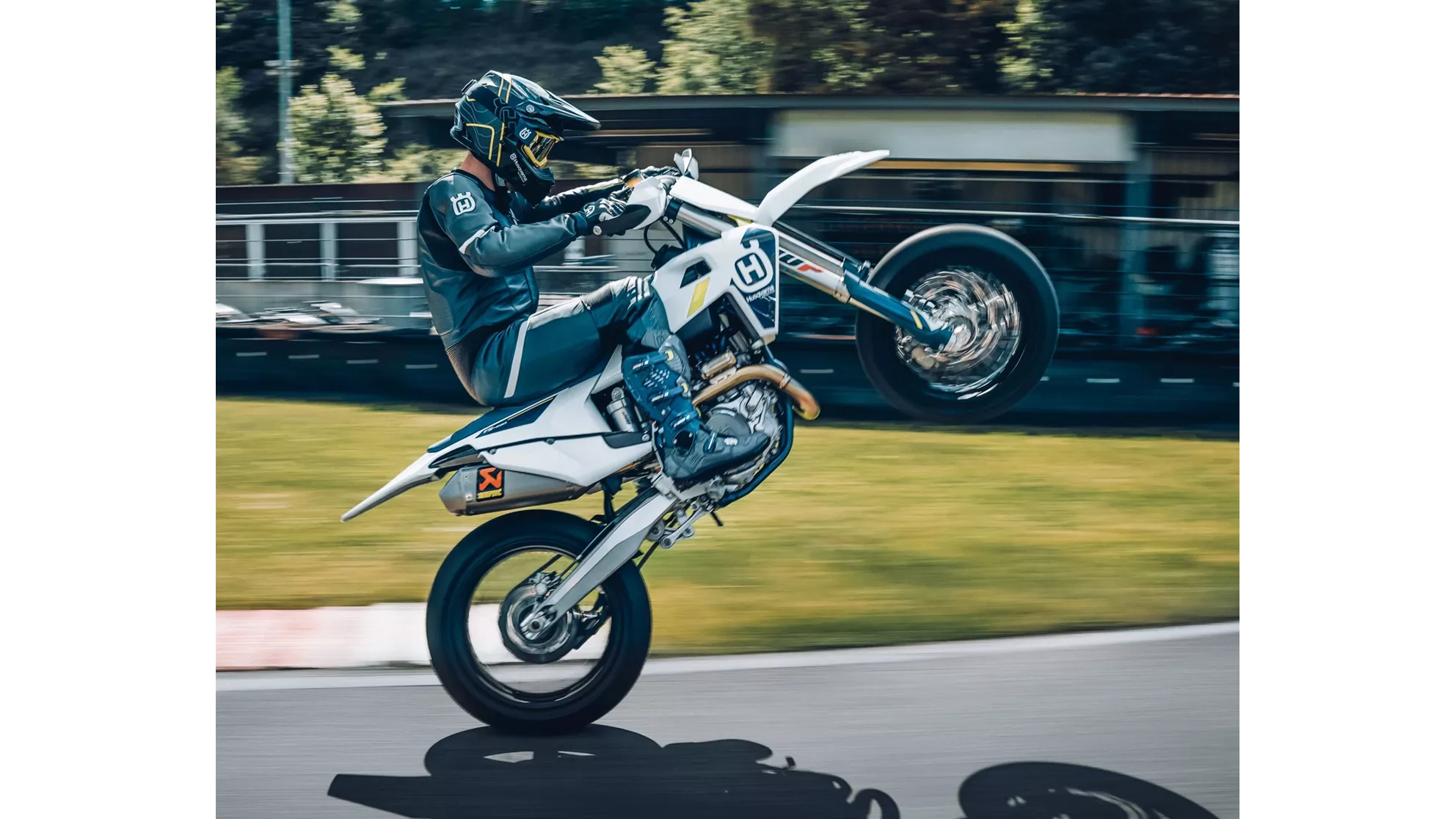 Husqvarna FS 450 - Image 1 Husqvarna FS 450 - Image 1