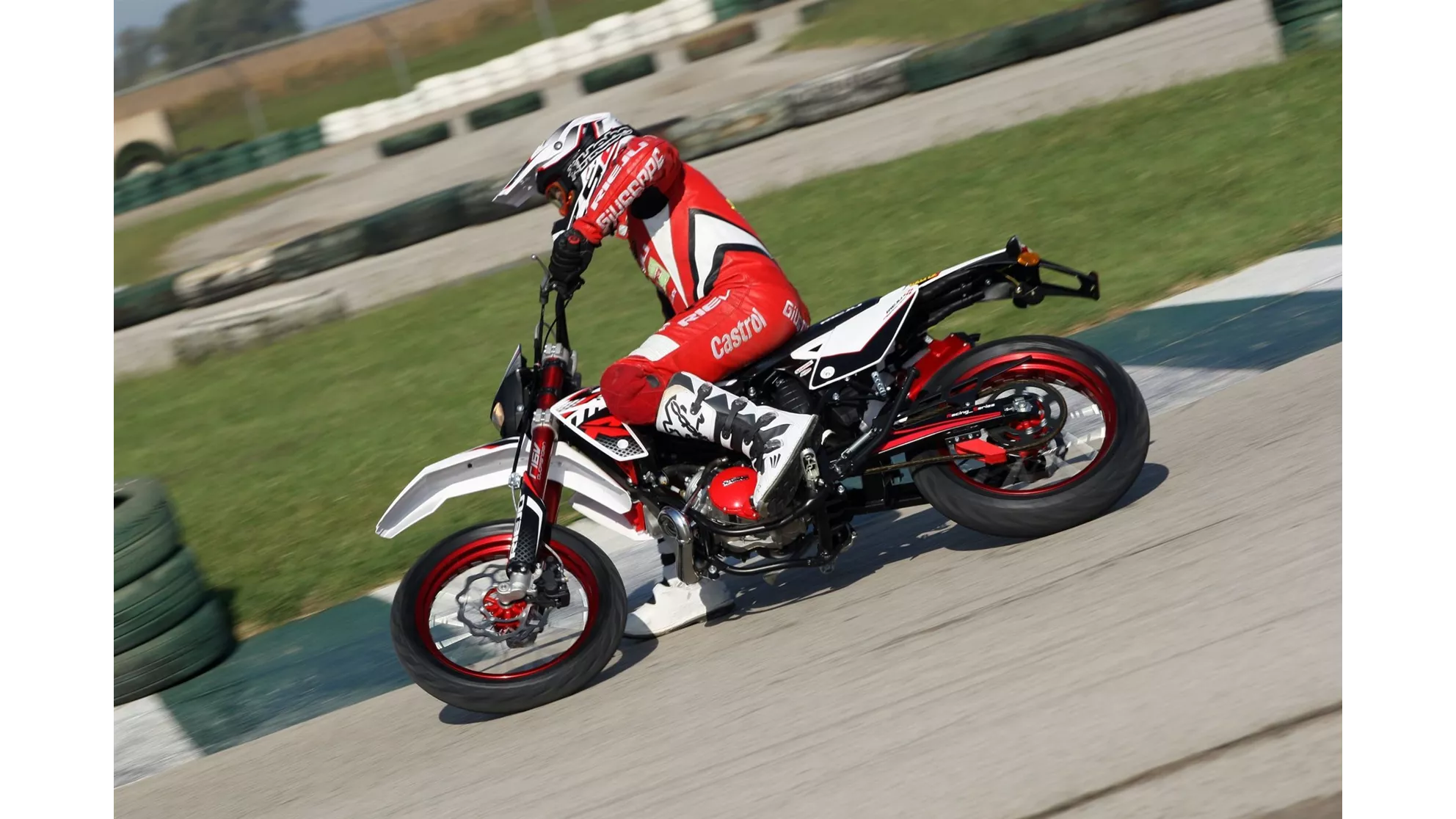 Rieju MRT 50 Trophy - Image 2 Rieju MRT 50 Trophy - Image 2