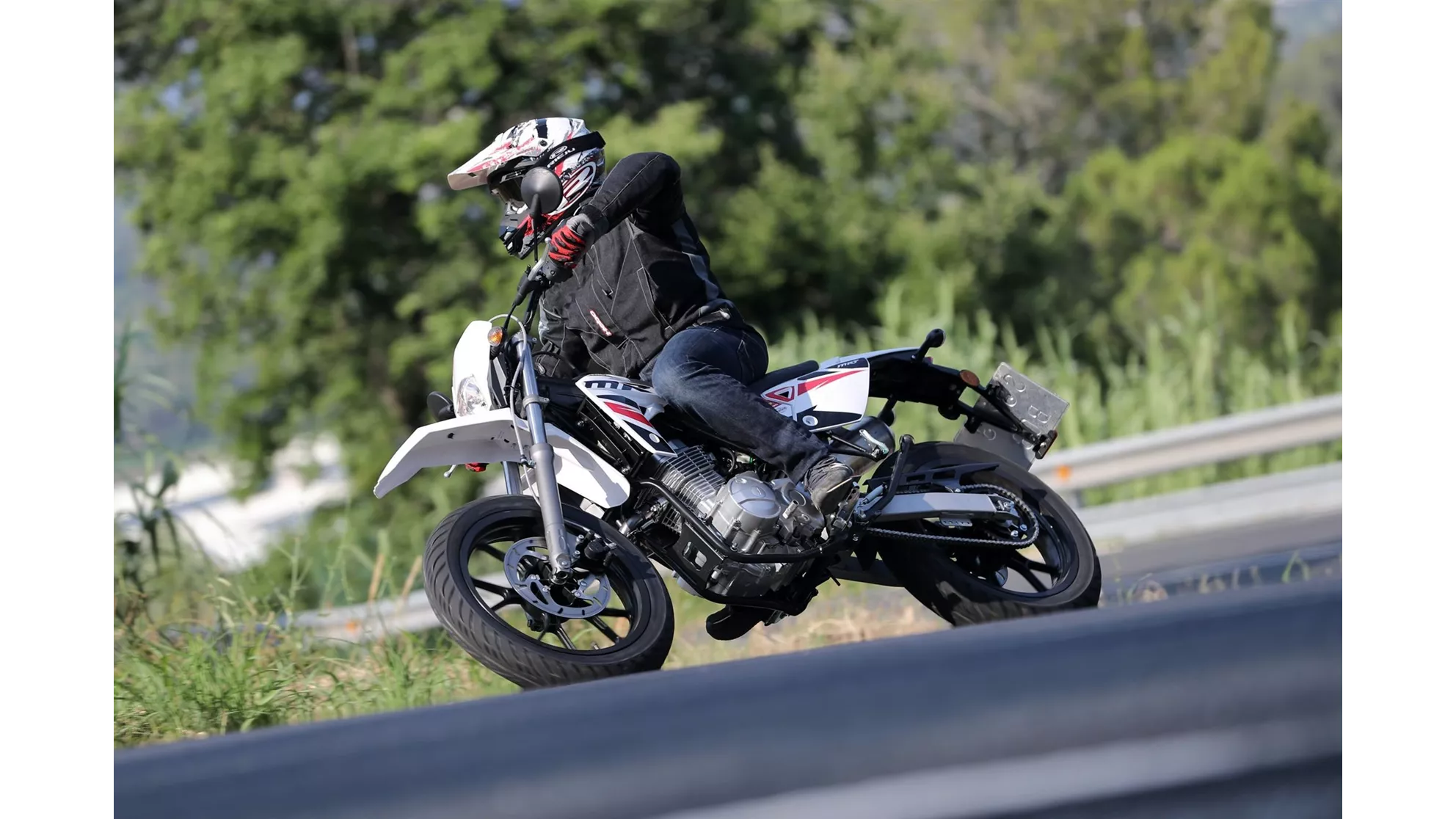 Rieju MRT 125 SM AC - Image 2 Rieju MRT 125 SM AC - Image 2