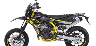 MZ 125 SM 2009 vs SWM SM 125 R 2022