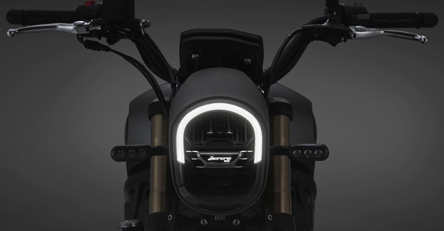 Benelli Leoncino 800
