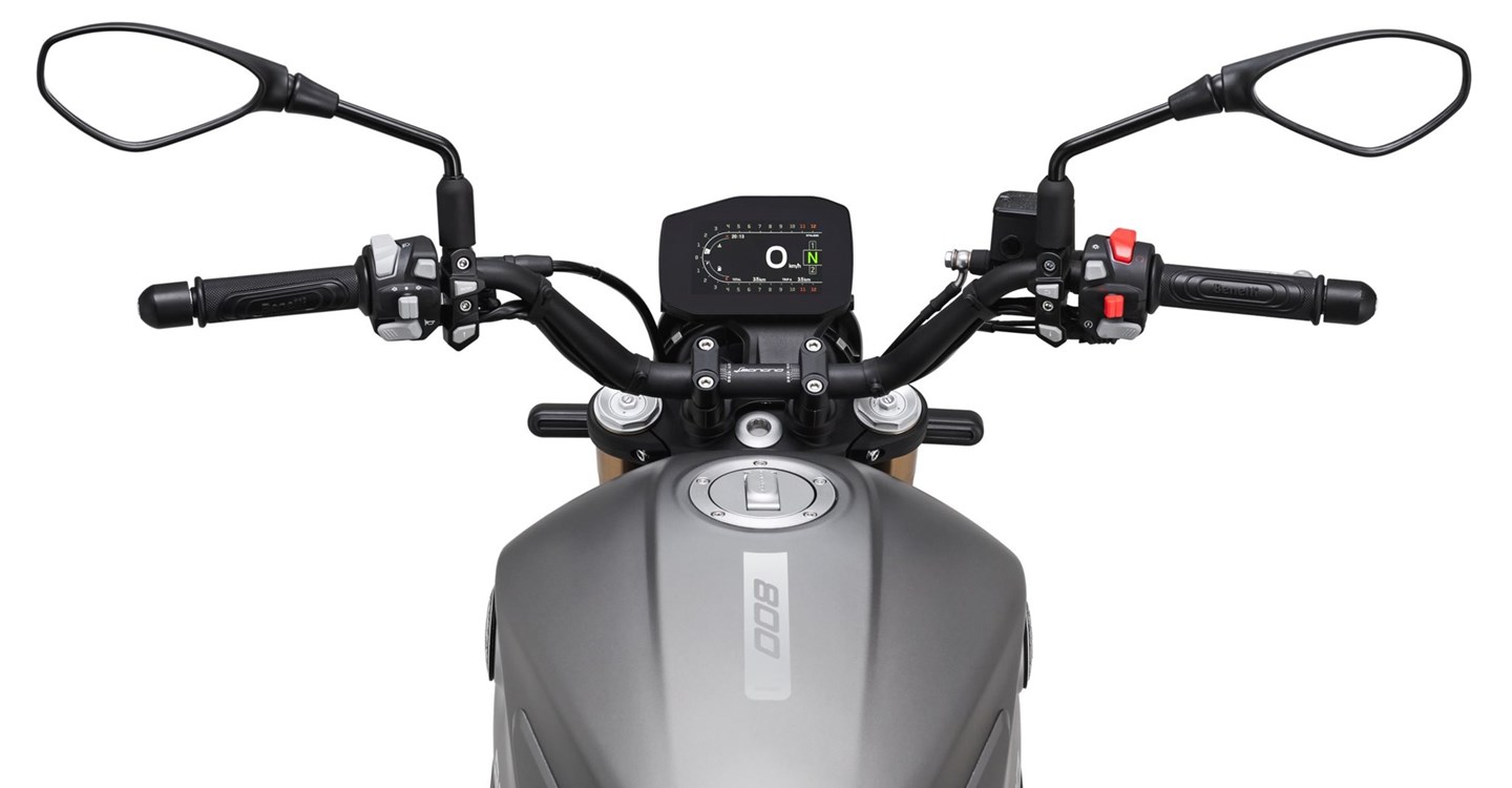 Benelli Leoncino 800