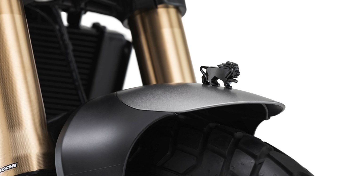Benelli Leoncino 800