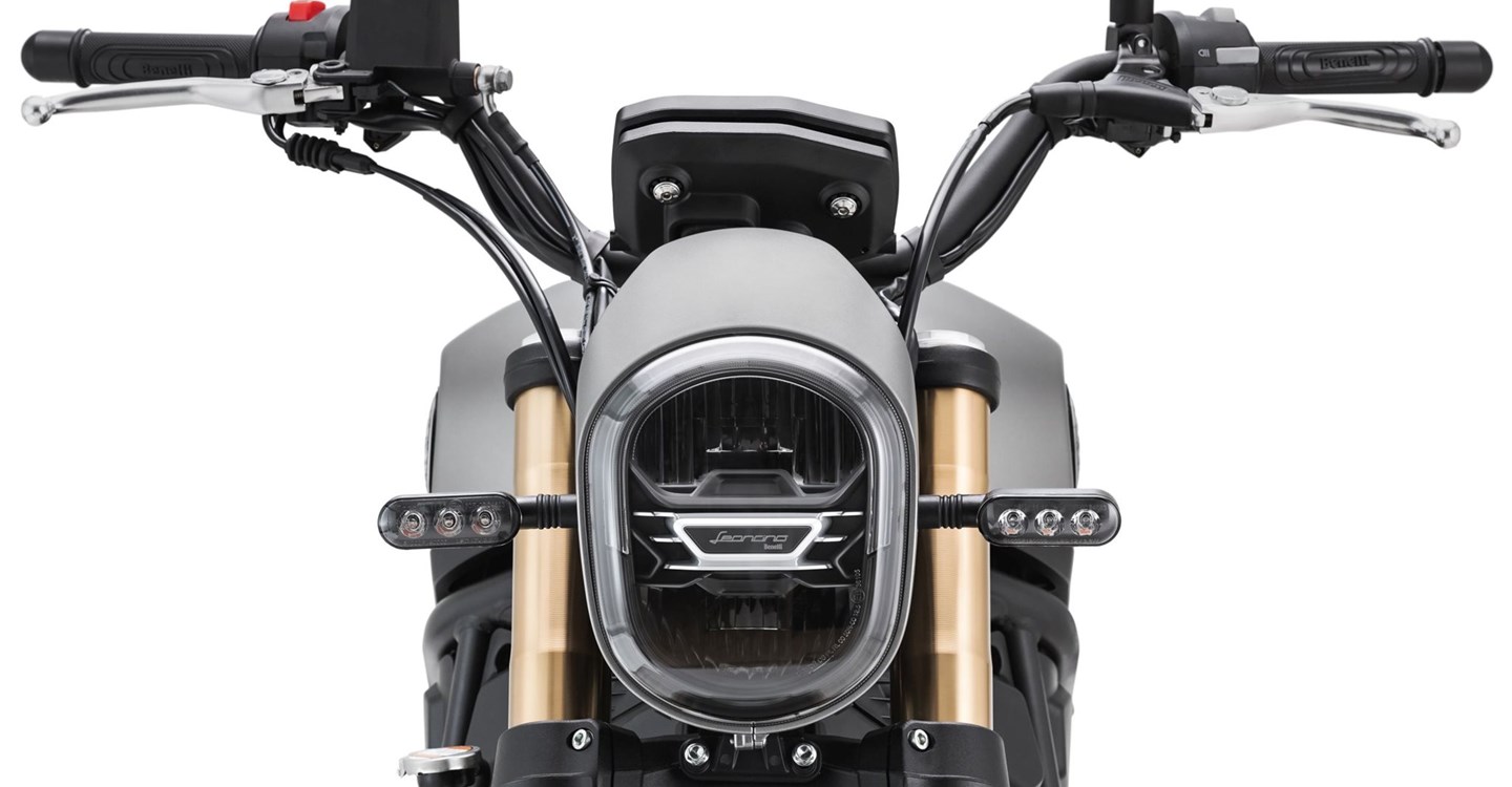 Benelli Leoncino 800