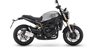 Zontes 125 G1 2021 vs Benelli Leoncino 800 2022