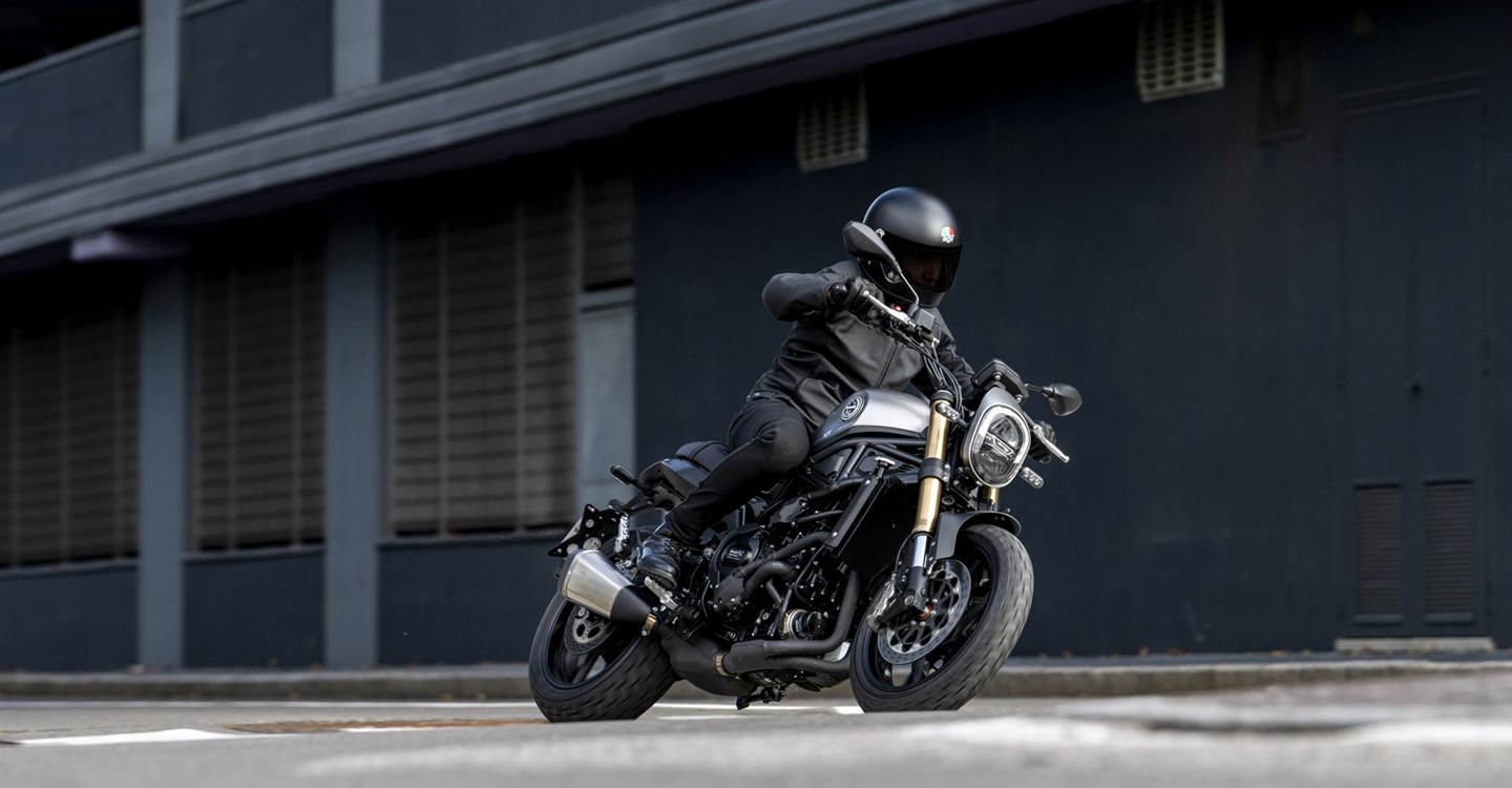 Benelli Leoncino 800