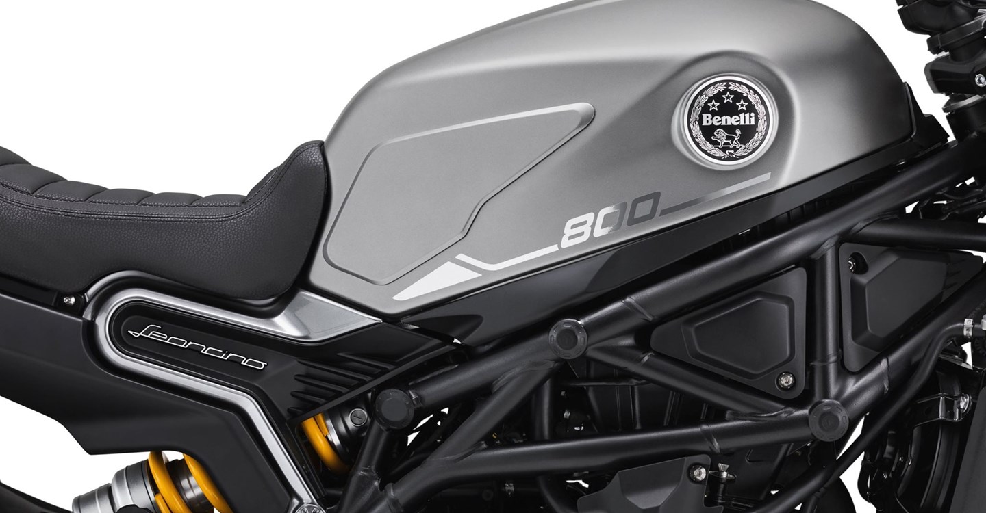 Benelli Leoncino 800