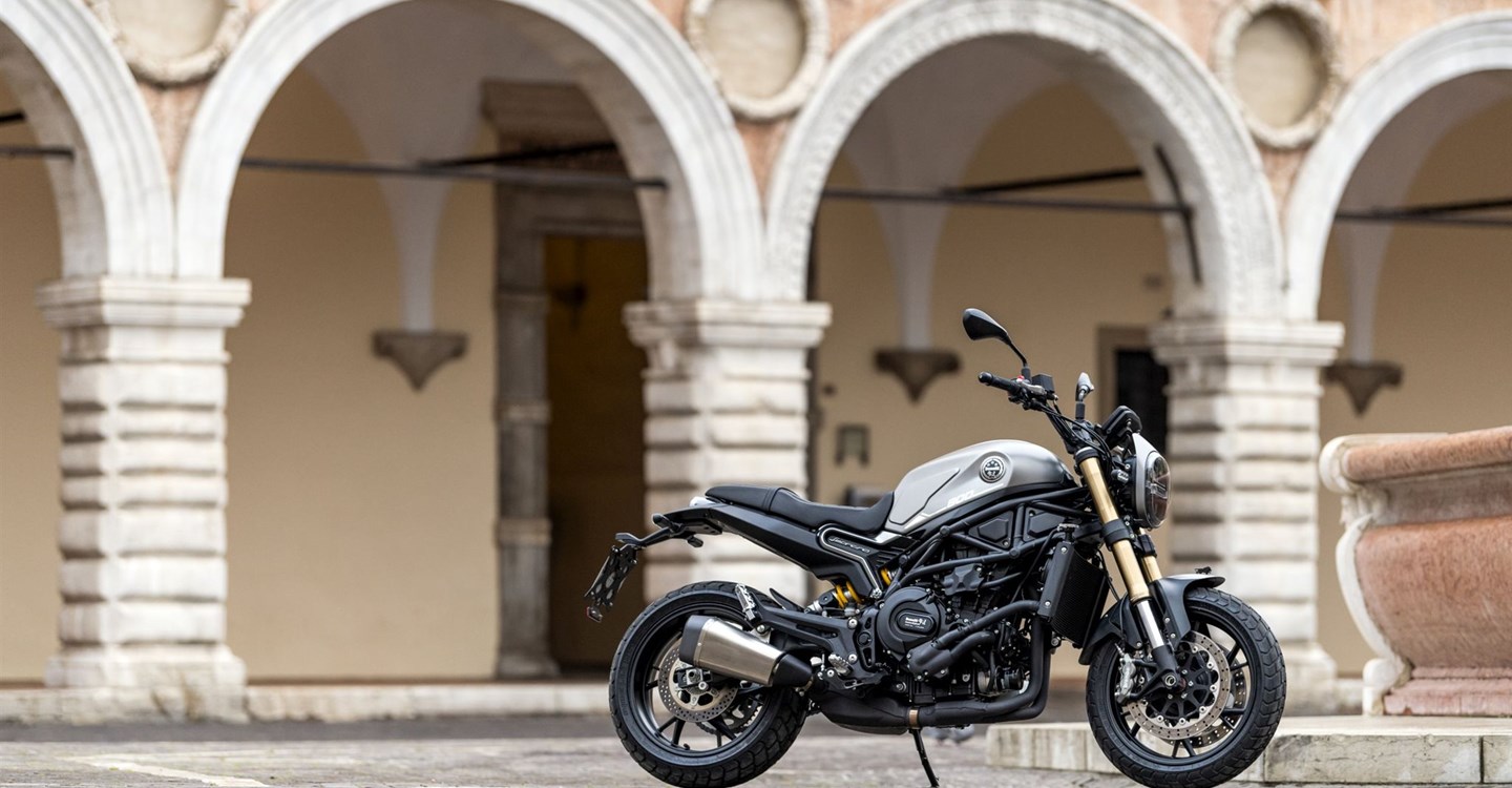 Benelli Leoncino 800