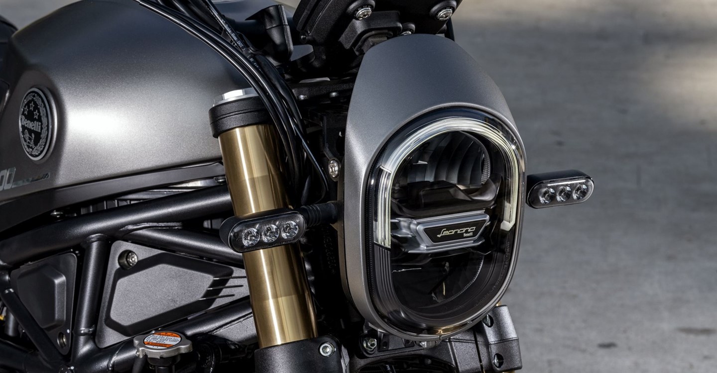 Benelli Leoncino 800