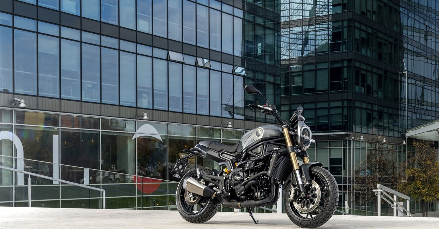 Benelli Leoncino 800
