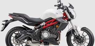 Benelli BN 302 2022 vs Yamaha MT-03 2022