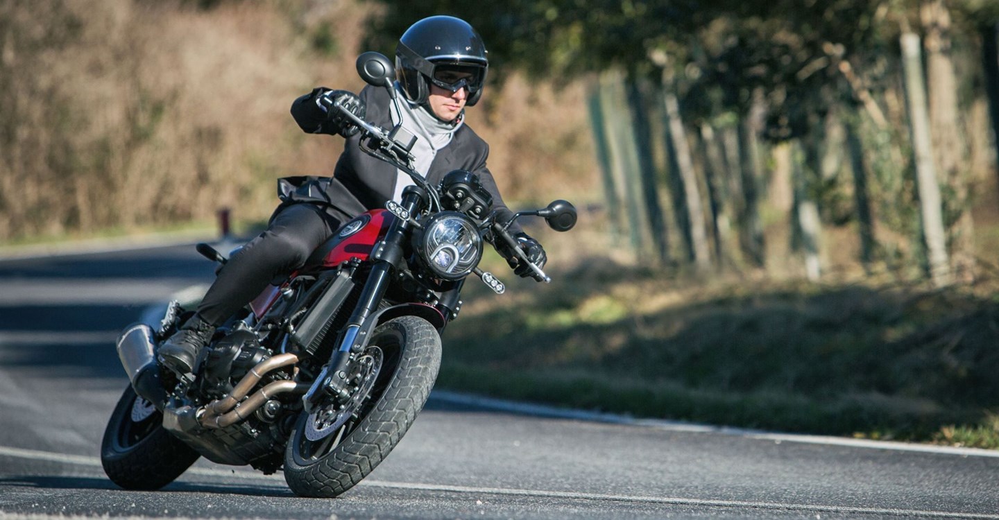 Benelli Leoncino 500