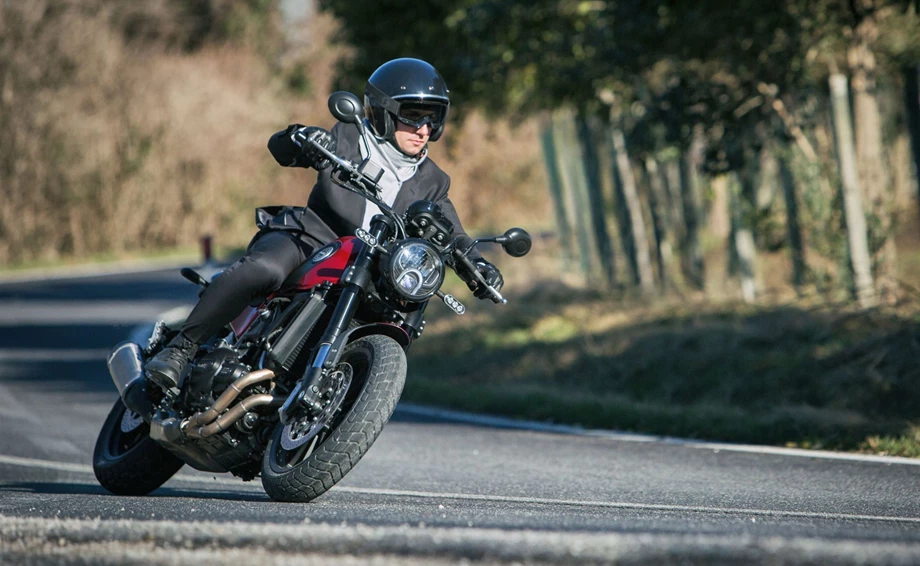 Benelli Leoncino 500 Bild 2: Benelli Leoncino 500