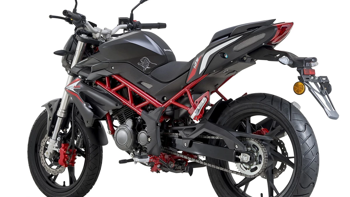 Benelli BN 125 Bild 7: Benelli BN 125