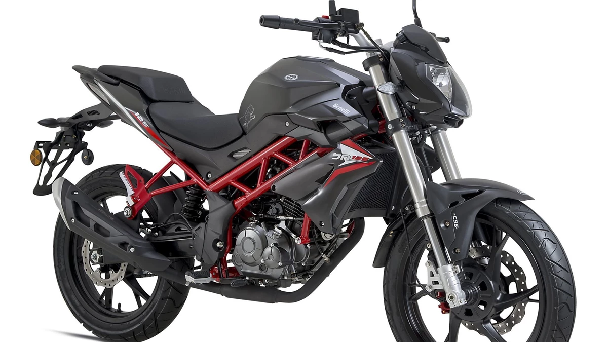 Benelli BN 125 Bild 8: Benelli BN 125