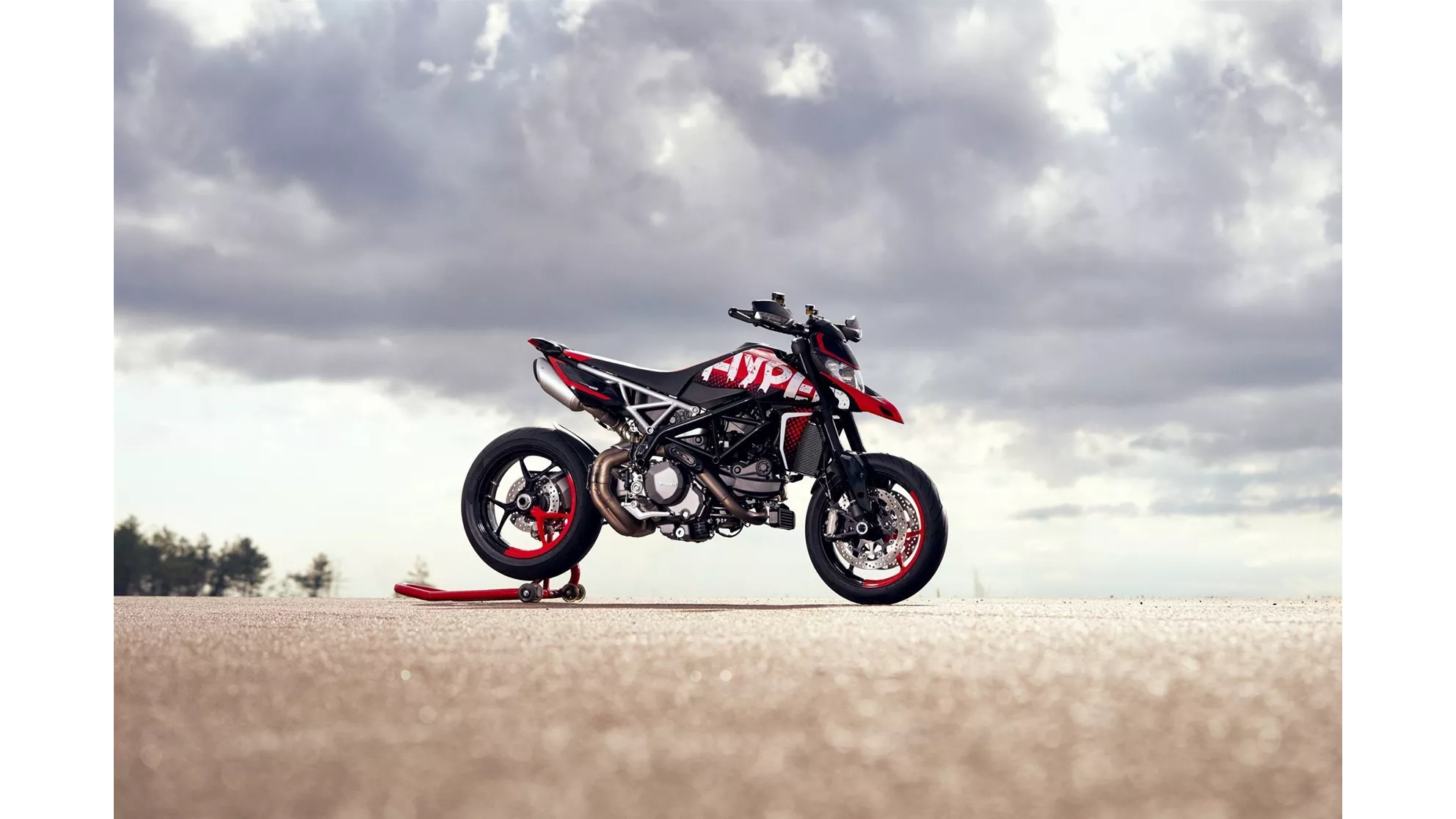 Ducati Hypermotard 950 RVE - Image 9 Ducati Hypermotard 950 RVE - Image 9