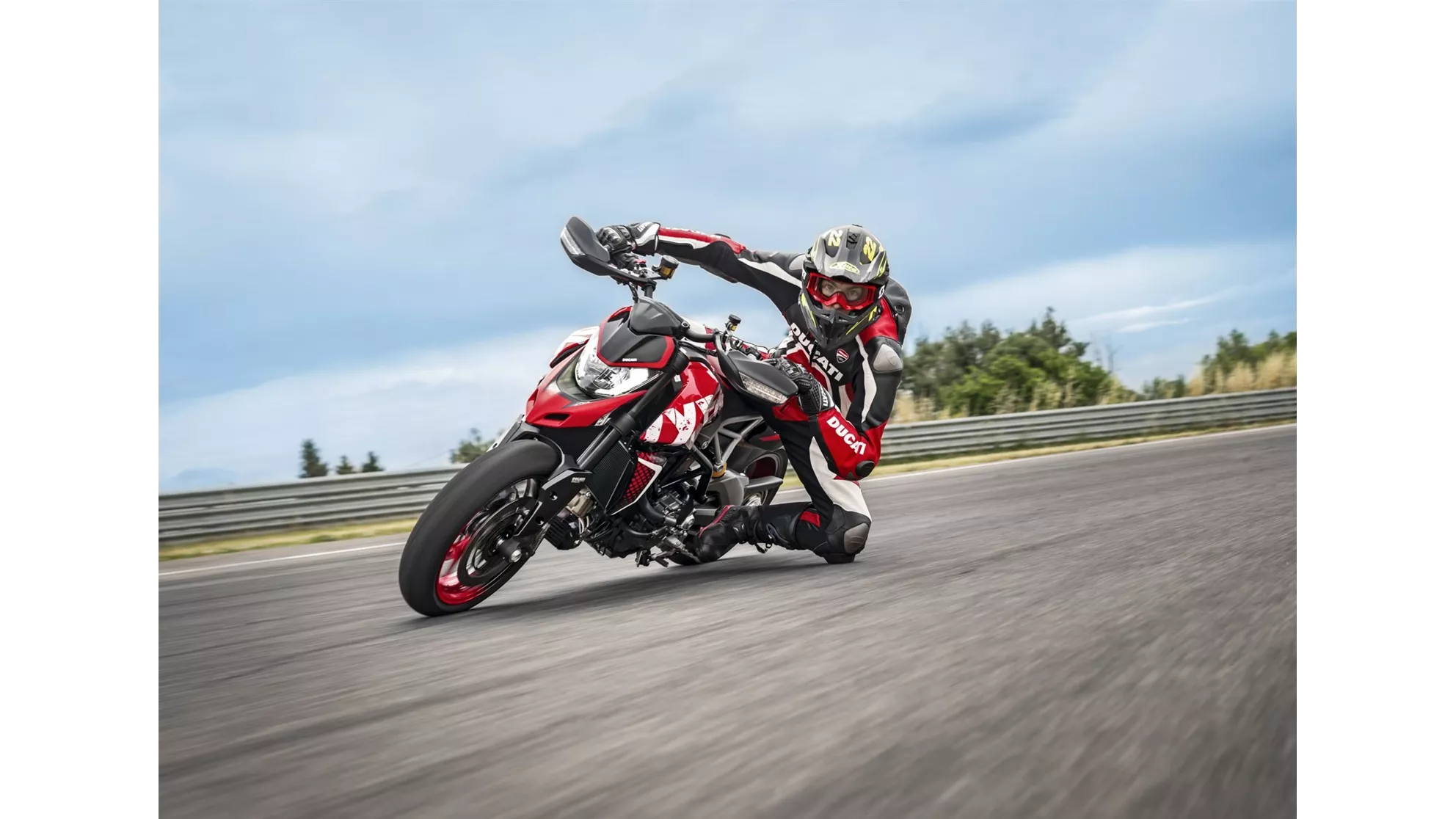 Ducati Hypermotard 950 RVE - Image 10 Ducati Hypermotard 950 RVE - Image 10