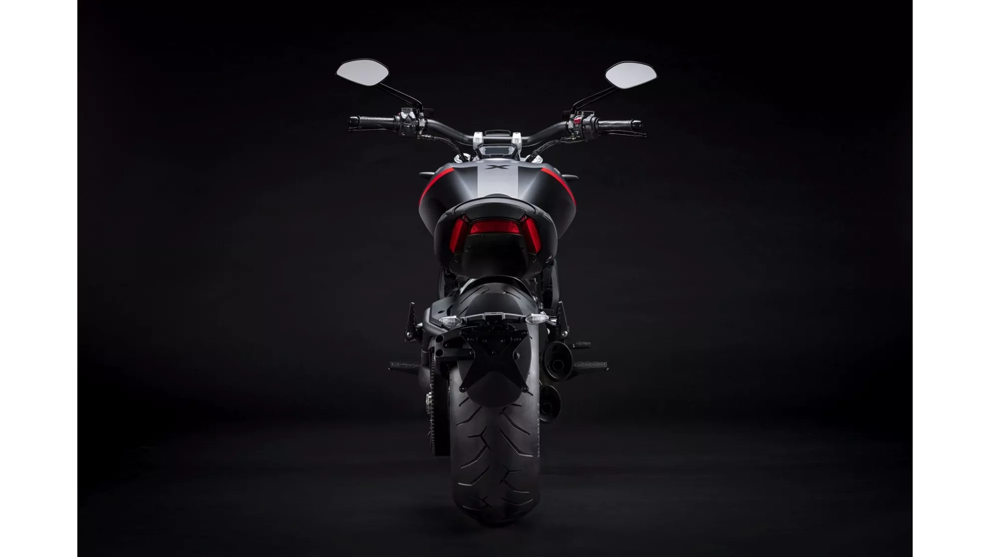 Ducati XDiavel Black Star - Imagen 1