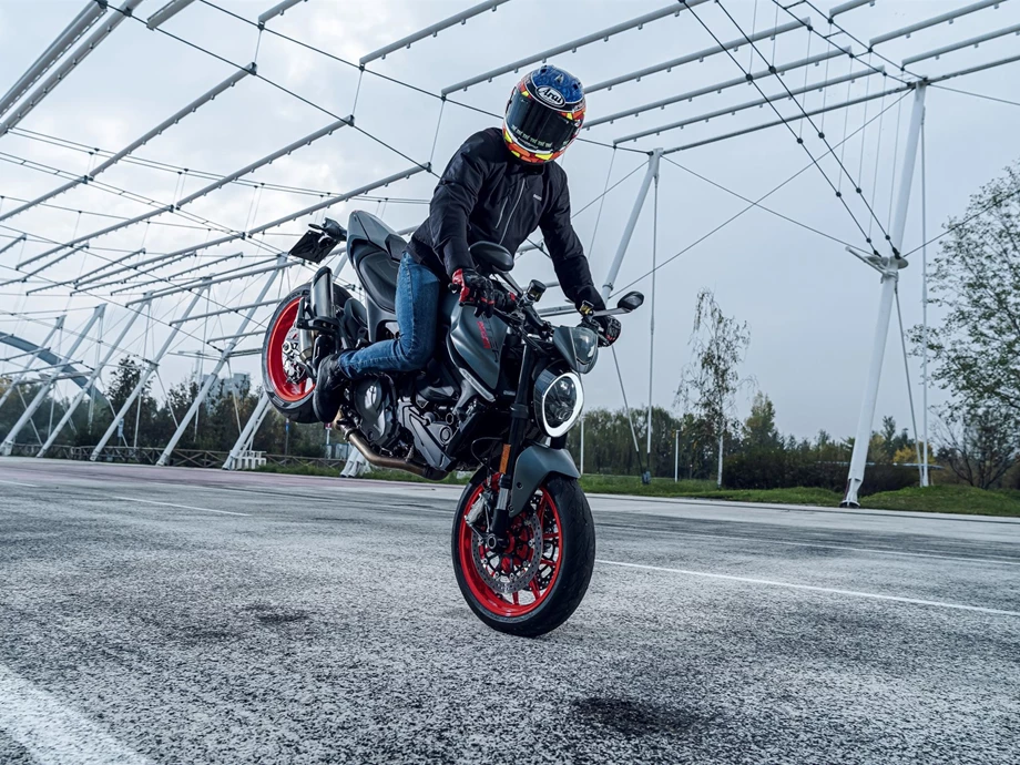 Ducati Monster + Bild 18: Ducati Monster +
