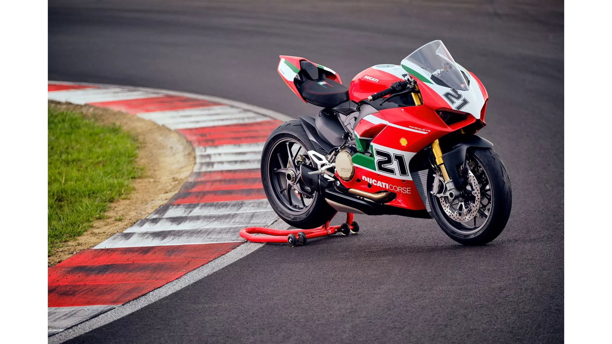 Ducati Panigale V2 Bayliss 1st Championship 20th Anniversary - Image 5 Ducati Panigale V2 Bayliss 1st Championship 20th Anniversary - Image 5